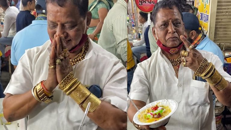 This uncle sells kulfi wearing 2 kg of gold, people come and take selfies