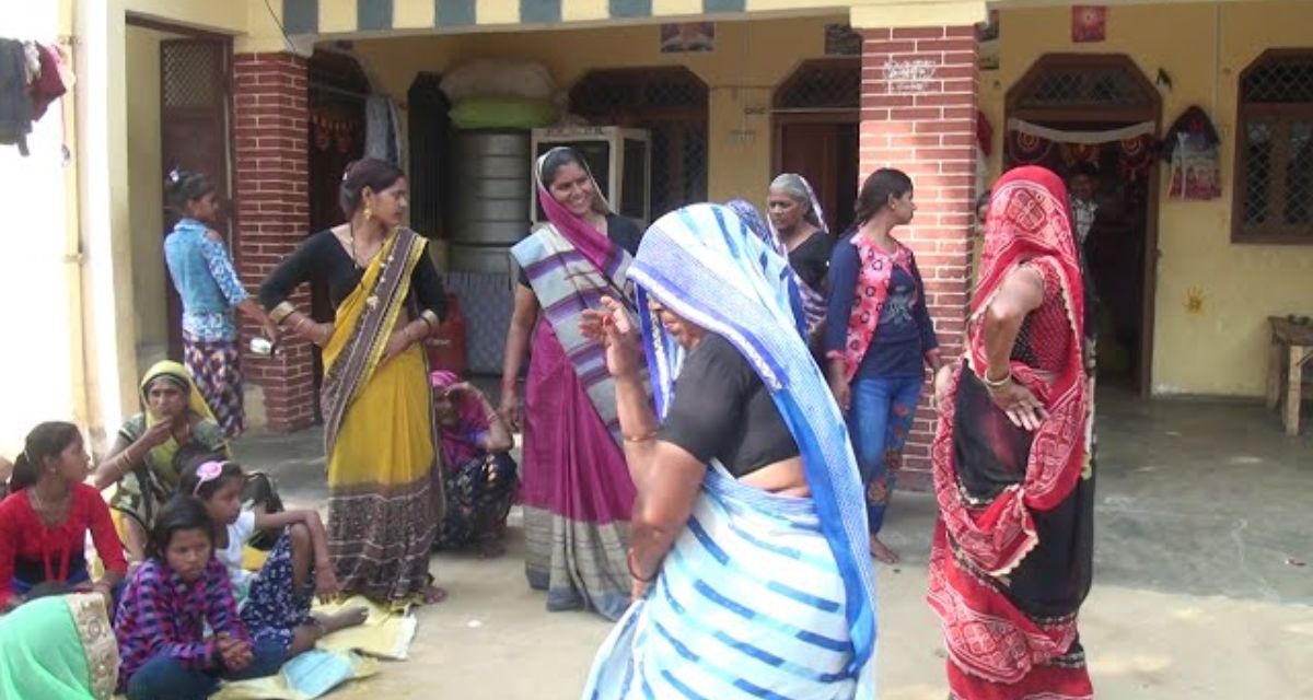 This dance video of an elderly woman will surprise you, at the age of 55, grandmother showed the strength of 25