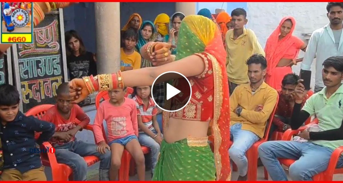 Desi bhabhi did a bang dance wearing a sari